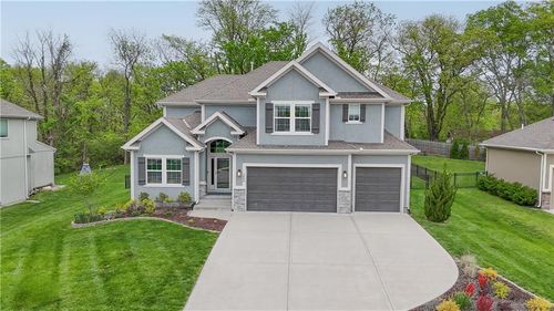 1500 Nw 59th St, Kansas City, MO, 64118-4066 | Card Image