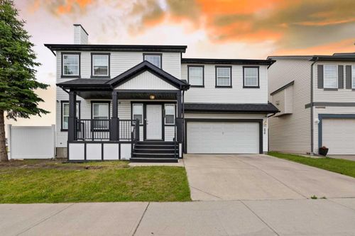 698 Martindale Blvd Ne, Calgary, AB, T3J3W3 | Card Image