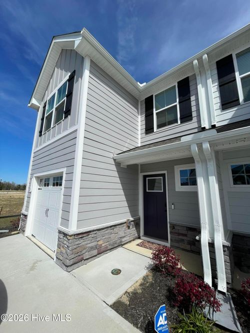 3178 Edgehill Dr, Navassa, NC, 28451-2386 | Card Image