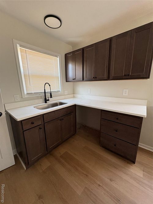 24225 Ridgedale St, Oak Park, MI, 48237-4626 | Card Image