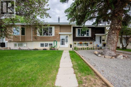 23 Selkirk Rd W, Lethbridge, AB, T1K4N4 | Card Image
