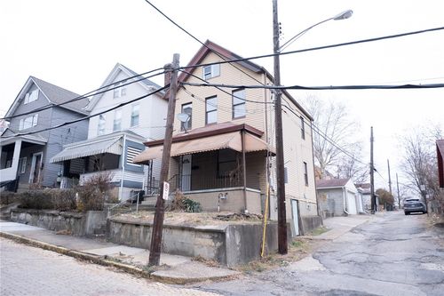 108 Margaret St, Mc Kees Rocks, PA, 15136-3427 | Card Image