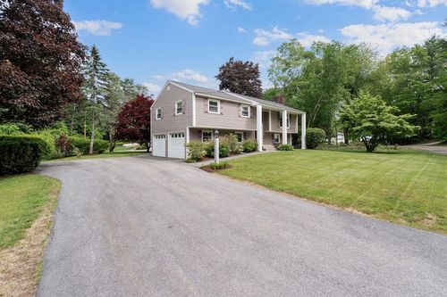 2 Harding Rd, Portsmouth, NH, 03801-5834 | Card Image