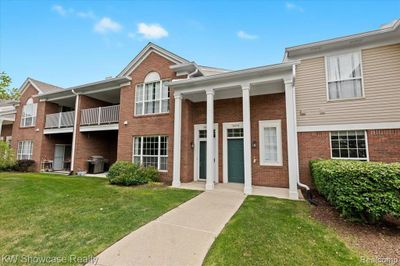 16869 Carriage Way, Condo with 2 bedrooms, 2 bathrooms and null parking in Northville Twp MI | Image 3