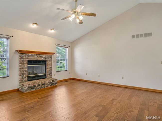 Wood burning fireplace | Image 9