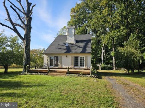 1215 River Rd, Washington Crossing, PA, 18977-1049 | Card Image