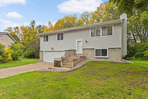 8616 Windward Cir, Eden Prairie, MN, 55344-5318 | Card Image