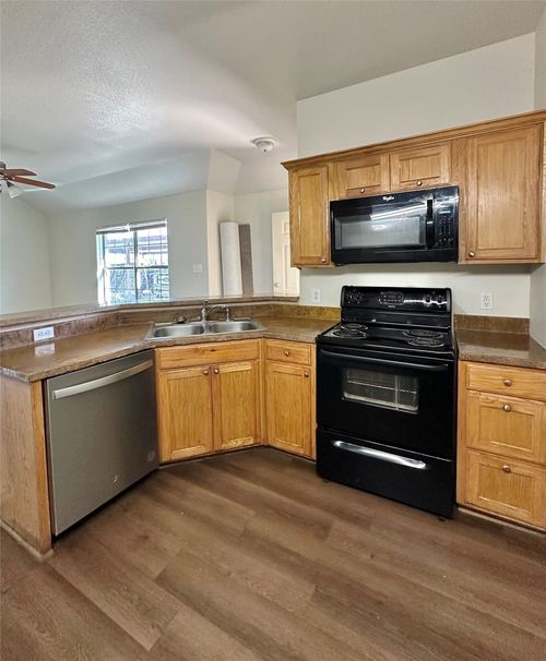 134-130 Sunburst Ct, Weatherford, TX, 76087-8911 | Card Image