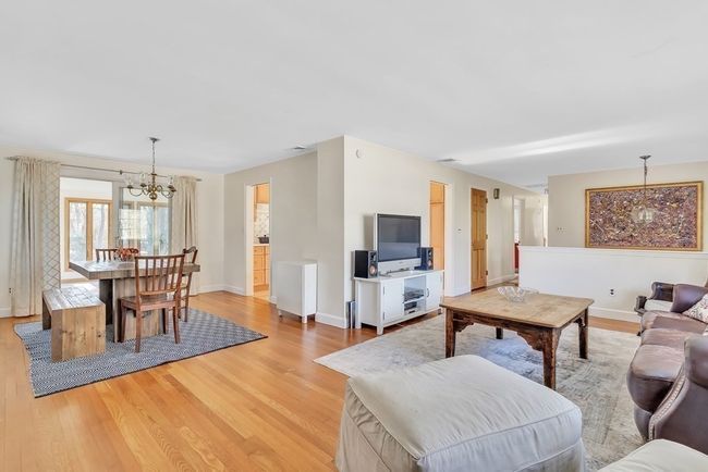 29 Brook St, House other with 4 bedrooms, 3 bathrooms and 4 parking in Wellesley MA | Image 10