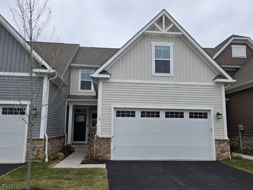 18 Sparrowhawk St, Washington, NJ, 07882-3044 | Card Image