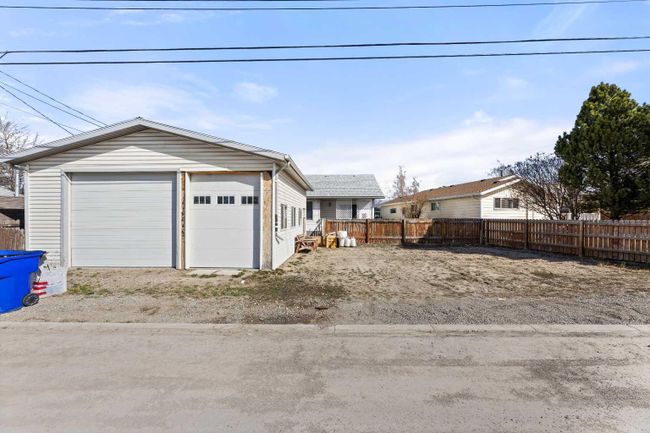 4521 Shannon Drive, Home with 2 bedrooms, 1 bathrooms and 6 parking in Olds AB | Image 30