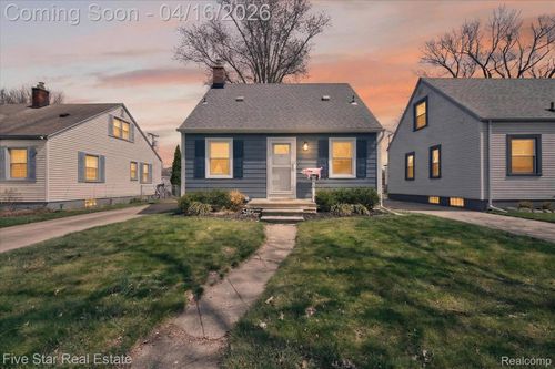 2819 Geneva St, Dearborn, MI, 48124-4515 | Card Image