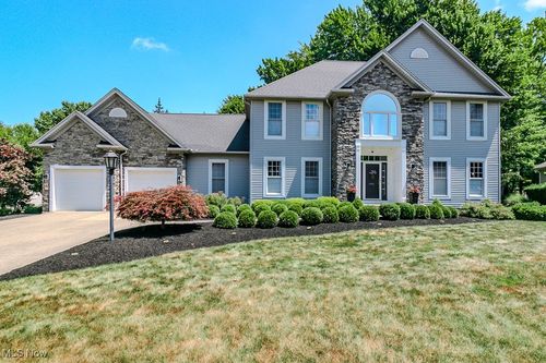 7435 Hunting Lake Dr, Concord Township, OH, 44077-8917 | Card Image
