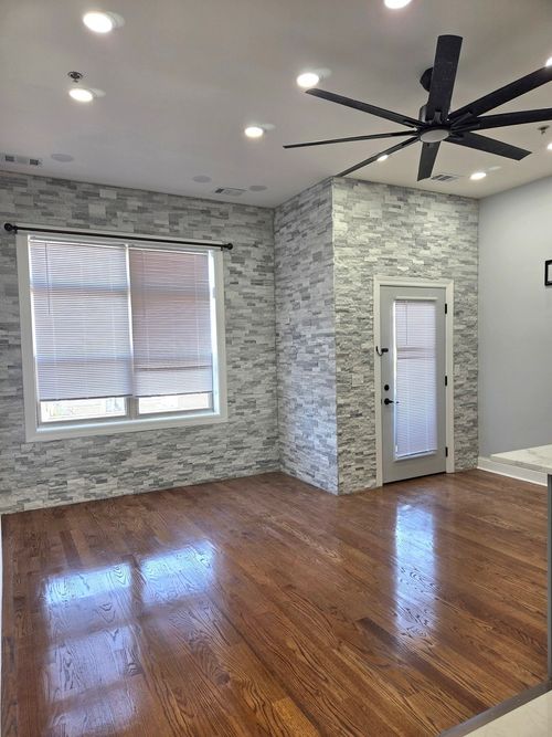 409-2915 Clybourn Ave, Chicago, IL, 60618-8279 | Card Image