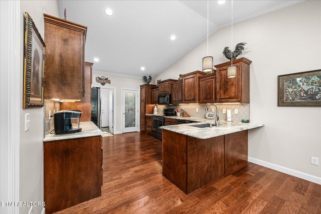 380 Mountain Preserve Pkwy, House other with 3 bedrooms, 2 bathrooms and null parking in Crab Orchard TN | Image 13