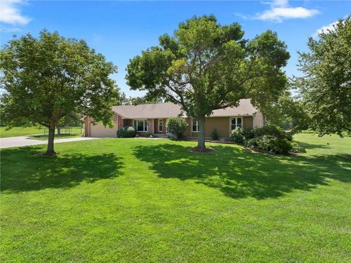 3735 Se 53rd St, Berryton, KS, 66409-9217 | Card Image