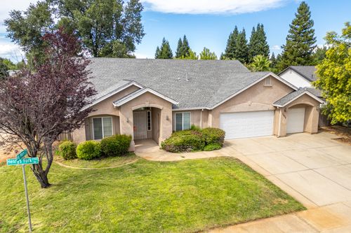 2914 Henrys Fork Dr, Redding, CA, 96002-5207 | Card Image