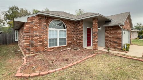 9317 Apple Dr, Midwest City, OK, 73130-7183 | Card Image
