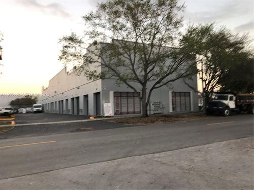 10-b-8353 W 26th Ave, Hialeah, FL, 33016 | Card Image