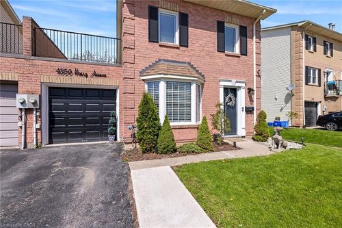 4350 Henry Ave, Beamsville, ON, L3J0P4 | Card Image