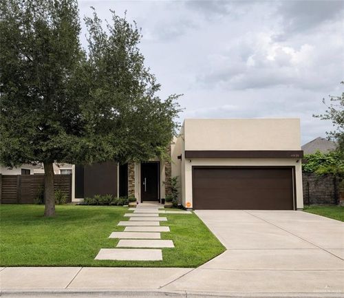 4830 N 47th Ln, McAllen, TX, 78504-4868 | Card Image