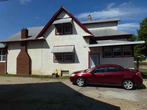 718 W 6th Ave, Emporia, KS, 66801-2602 | Card Image
