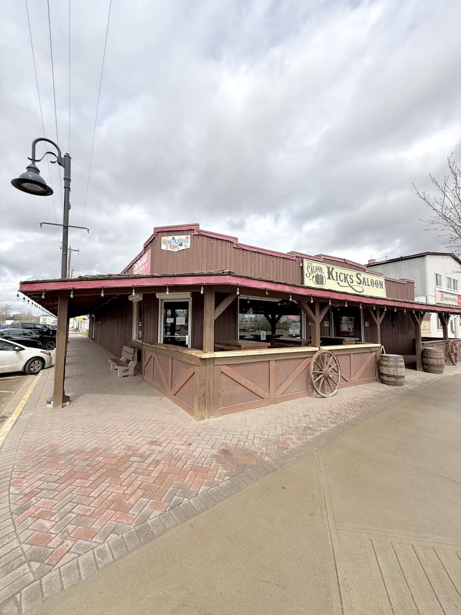 Commercial Sale in Redwater