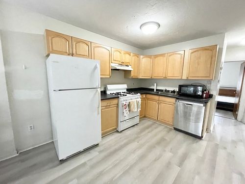 apt-2-92 Hammond St, Boston, MA, 02120-2230 | Card Image