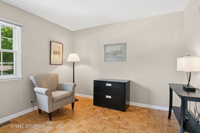 566 Northampton Cir, House other with 4 bedrooms, 3 bathrooms and 6 parking in Elk Grove Village IL | Image 15