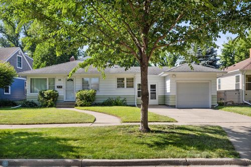 88 16th Ave N, Fargo, ND, 58102-2338 | Card Image