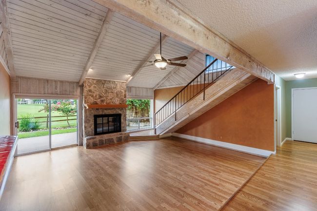 LIVING ROOM | Image 9