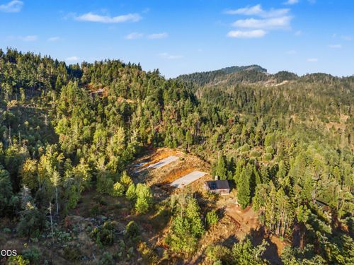 300 Shanks Creek Rd, Wolf Creek, OR, 97497-9645 | Card Image