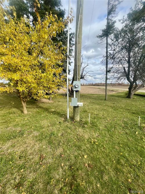 7688 Wilder Rd, Vassar, MI, 48768-9764 | Card Image