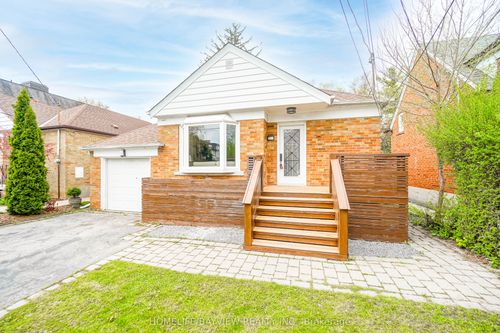 14 Easton Rd, North York, ON, M2N2L3 | Card Image