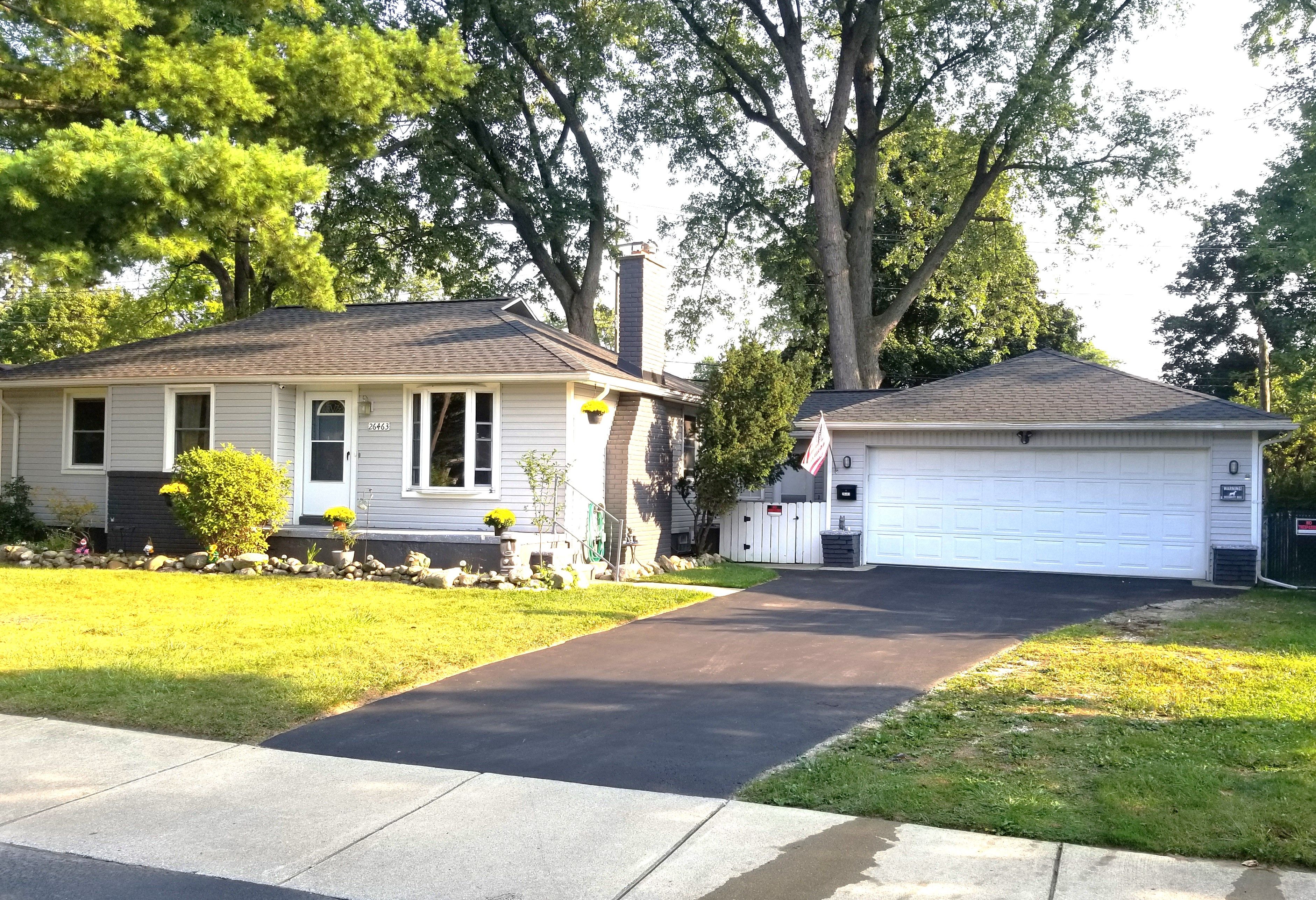 6 Mile Rd, Redford, MI 48240