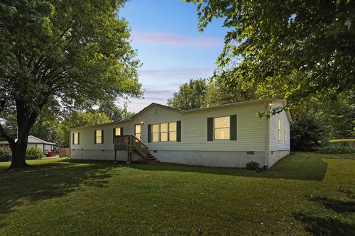 8141 Old Highway 52, Westmoreland, TN, 37186-3126 | Card Image