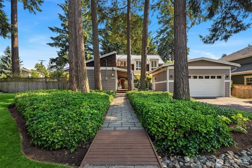 11059 Se 31st St, Bellevue, WA, 98004-7541 | Card Image