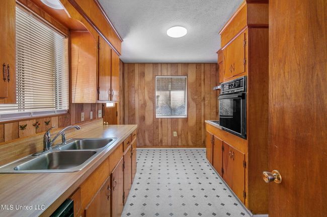 11-web-or-mls-219 E Jackson-11 | Image 7