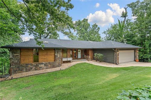 18 Brucker Dr, Bella Vista, AR, 72715-4945 | Card Image