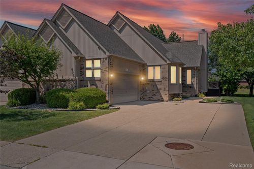 14955 Stoney Brook Dr W, Shelby Township, MI, 48315-5576 | Card Image