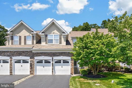 2232 Pembroke Ln, CHESTER SPRINGS, PA, 19425-3903 | Card Image