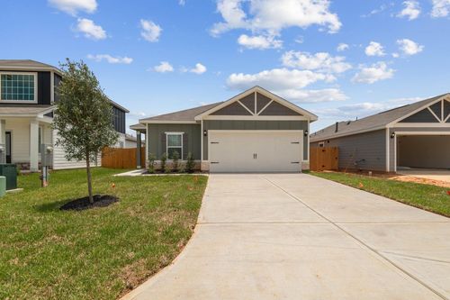 16471 Honeysuckle Hill Dr, Conroe, TX, 77303-4710 | Card Image