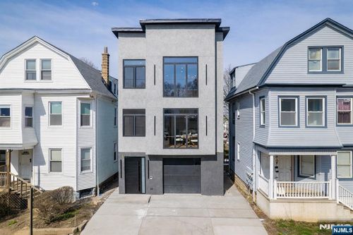 31 Grace St, Irvington, NJ, 07111-3506 | Card Image