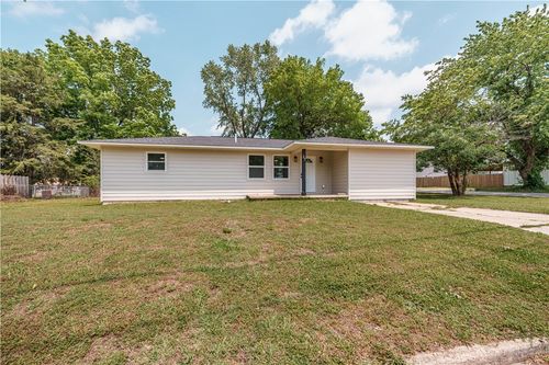 302 6th Street, Green Forest, AR, 72638 | Card Image