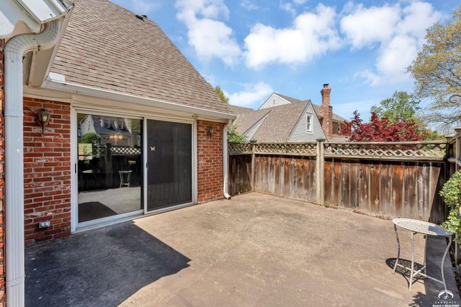 4004 Vintage Ct, Condo with 3 bedrooms, 2 bathrooms and null parking in Lawrence KS | Image 30