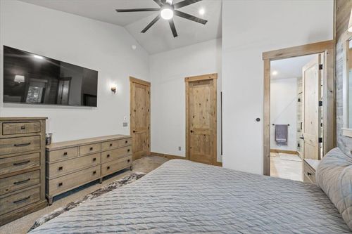 2366 Highlands Dr, South Lake Tahoe, CA, 96150-6140 | Card Image