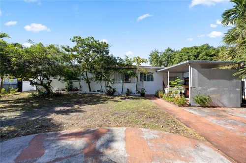 16050 Ne 8th Ct, North Miami Beach, FL, 33162-4402 | Card Image