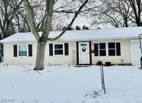 2194 Santom Rd E, Stow, OH, 44224-4129 | Card Image