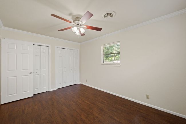 Ceiling fan/light combo. | Image 29