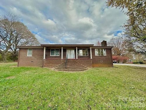 8002 Browne Rd, Charlotte, NC, 28269-1162 | Card Image